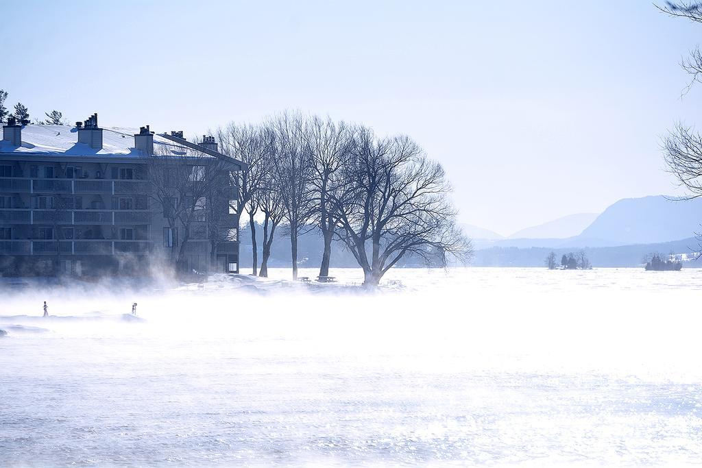 Condos Memphremagog Exterior photo